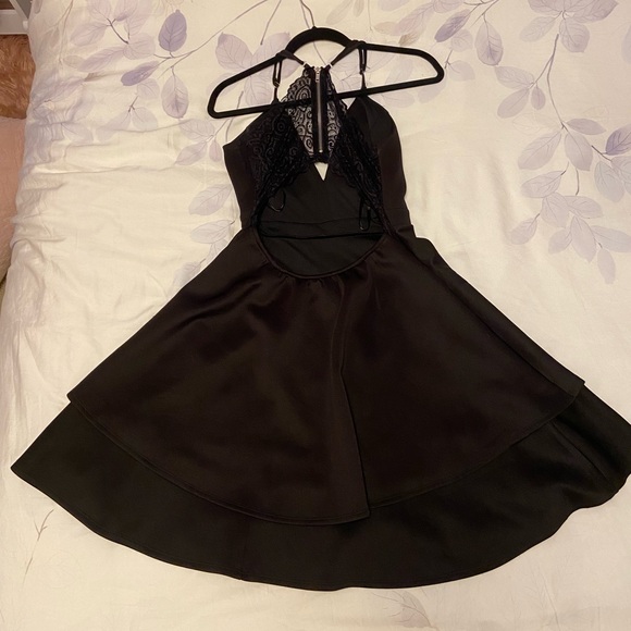 Le Chateau Black Dress - Picture 3 of 5